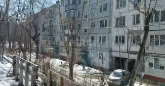 Сдается в аренду 2-комнатная квартира, 43 м2, Владивосток, улица Жигура, 30, Первореченский район
