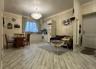 Продается четырехкомнатная квартира, 100 м2, Нальчик, улица Тарчокова, 19, район Мей