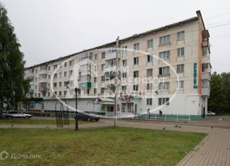 Продаю 3-ком. квартиру, 58.4 м2, Чайковский, улица Декабристов, 7