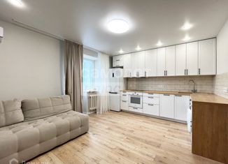 Продам трехкомнатную квартиру, 52.3 м2, Алтайский край, улица Титова, 8