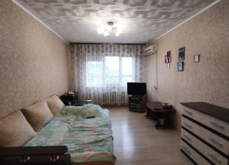 Продается двухкомнатная квартира, 52 м2, Волгоград, улица 8-й Воздушной Армии, 47, район Семь Ветров