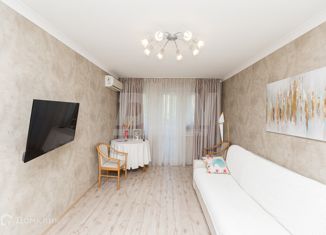 Продаю 3-комнатную квартиру, 60 м2, Челябинск, Комсомольский проспект, 42