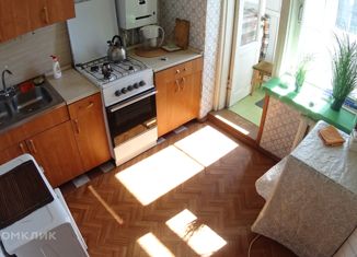 Продаю 3-ком. квартиру, 70 м2, Ставрополь, микрорайон № 10, Биологическая улица, 14