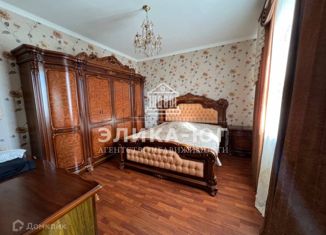 Дом на продажу, 280 м2, поселок городского типа Новомихайловский, Колхозная улица, 106