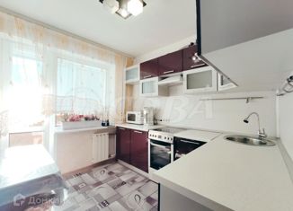 Продаю трехкомнатную квартиру, 63.2 м2, Нефтеюганск, 10-й микрорайон, 25