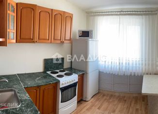 Сдам в аренду трехкомнатную квартиру, 65 м2, Тобольск, микрорайон 7А, 23А