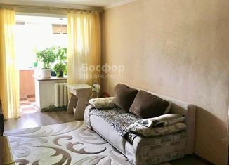 Продается 2-комнатная квартира, 45 м2, посёлок городского типа Советский, улица 50 лет СССР, 9