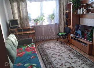 Продам 2-комнатную квартиру, 43 м2, Остров, улица Калинина, 14