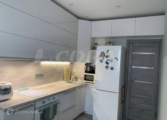 Продам 2-ком. квартиру, 53 м2, Тюмень, улица Бориса Житкова, 7