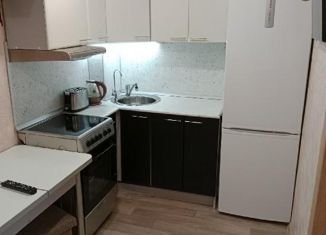 Продам 2-ком. квартиру, 33 м2, Тольятти, Революционная улица, 3, Автозаводский район