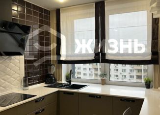 Продам трехкомнатную квартиру, 100 м2, Свердловская область, улица Щорса, 109