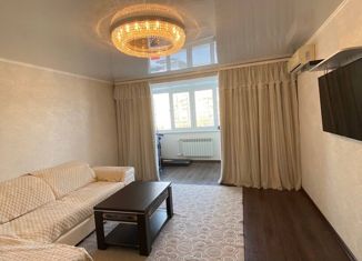 Продается 3-комнатная квартира, 74 м2, Саратовская область, улица имени Ф.А. Блинова, 33