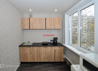 Продам 3-ком. квартиру, 58 м2, Новосибирск, Курганская улица, 36, Курганская улица