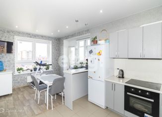 Сдам 2-комнатную квартиру, 60.5 м2, Тюмень, Малая Боровская улица, 3