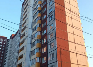 Трехкомнатная квартира на продажу, 65 м2, Екатеринбург, метро Чкаловская, улица 40-летия Комсомола, 32А