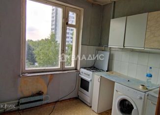 Продается трехкомнатная квартира, 49.2 м2, Москва, Медынская улица, 10, станция Покровское