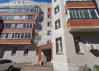Продается 2-комнатная квартира, 68.3 м2, Кировская область, Советская улица, 86