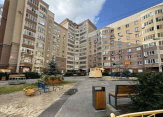 Сдается трехкомнатная квартира, 101 м2, Екатеринбург, улица Татищева, 92, метро Площадь 1905 года