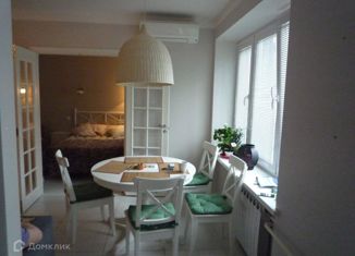 Продажа 2-комнатной квартиры, 50 м2, Москва, Мосфильмовская улица, 37к2, район Раменки