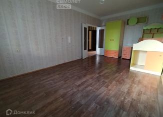 Продается 4-комнатная квартира, 92.2 м2, Астраханская область, улица Куликова, 77к3