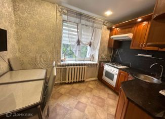 Продается 2-комнатная квартира, 52 м2, городской посёлок Кузьмоловский, Железнодорожная улица, 18А