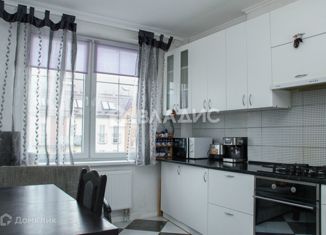 Продажа 2-комнатной квартиры, 70.2 м2, Калининградская область, Центральная улица, 3