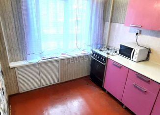 Продам двухкомнатную квартиру, 43 м2, Соликамск, улица Матросова, 45