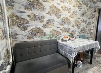 Продам 4-ком. квартиру, 77 м2, рабочий посёлок Клёны, улица Хальзова, 17