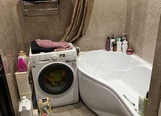 Продам трехкомнатную квартиру, 72.5 м2, Москва, Новомарьинская улица, 14/15, метро Братиславская