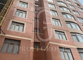 Продаю 3-ком. квартиру, 90 м2, Махачкала, улица Ирчи Казака, 37, Ленинский район