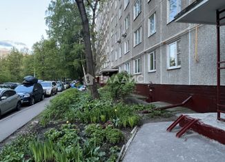 Продается 2-ком. квартира, 45 м2, Москва, Винницкая улица, 9, Винницкая улица