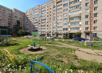 Продается трехкомнатная квартира, 61 м2, Удмуртия, улица Баранова, 81