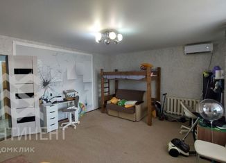 Продается однокомнатная квартира, 42 м2, село Штормовое, улица Ленина, 8