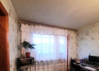 Продажа 2-комнатной квартиры, 47.3 м2, Междуреченск, улица Ермака, 10