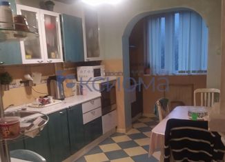 Продам 4-ком. квартиру, 100 м2, Ставрополь, улица Бруснева, 19/1, Октябрьский район