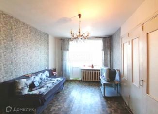 Двухкомнатная квартира на продажу, 43.8 м2, Павловск, улица Мичурина, 28