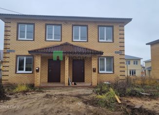 Продаю таунхаус, 100 м2, деревня Куюки, улица 24-й Квартал, 12/1