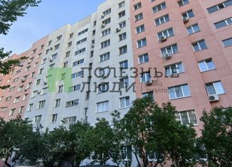 Продаю 1-ком. квартиру, 38 м2, Саратов, Шевыревская улица, 2