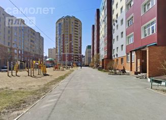 Продаю двухкомнатную квартиру, 61.9 м2, Омская область, бульвар Архитекторов, 8