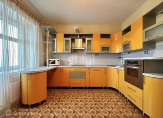 Сдам трехкомнатную квартиру, 100 м2, Старый Оскол, микрорайон Степной, 14