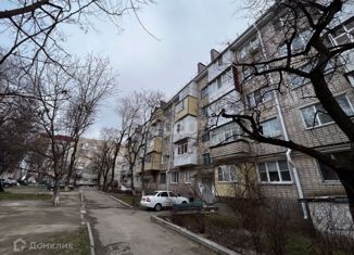 Продается двухкомнатная квартира, 40.5 м2, Карачаево-Черкесия, улица Умара Алиева, 20