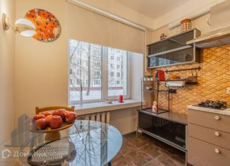 Сдается в аренду двухкомнатная квартира, 42 м2, Санкт-Петербург, Бассейная улица, 71, метро Парк Победы