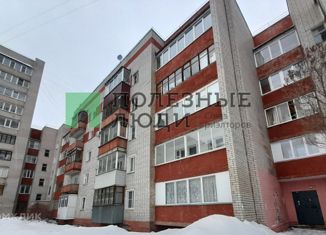 Продам двухкомнатную квартиру, 51.7 м2, Кировская область, Ульяновская улица, 14к3