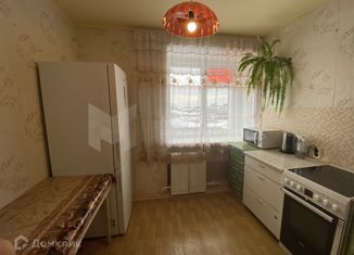Продается трехкомнатная квартира, 70.9 м2, село Каскара, улица Маршала Жукова, 2