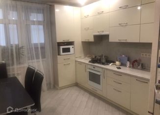 Продам 3-ком. квартиру, 80 м2, Ставрополь, улица Рогожникова, 17, ЖК Севастопольский