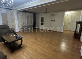 Продаю 4-комнатную квартиру, 120 м2, Дагестан, улица Батырая, 6Г
