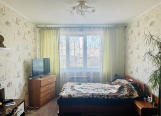 Продается 3-комнатная квартира, 71.8 м2, Санкт-Петербург, Оборонная улица, 10