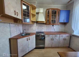 Сдается в аренду 3-комнатная квартира, 65.5 м2, Муравленко, улица Муравленко, 35