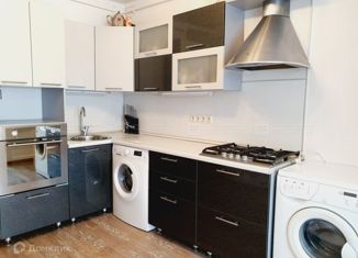 Продается 2-ком. квартира, 66 м2, Татарстан, улица Солидарности, 32