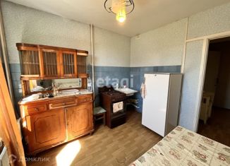 Сдам 1-комнатную квартиру, 40 м2, Челябинская область, улица Лихачёва, 31